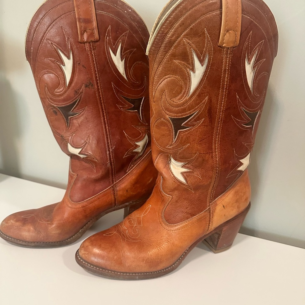 Brown and White Heeled Boots with Decorative Stitching western cowboy boots